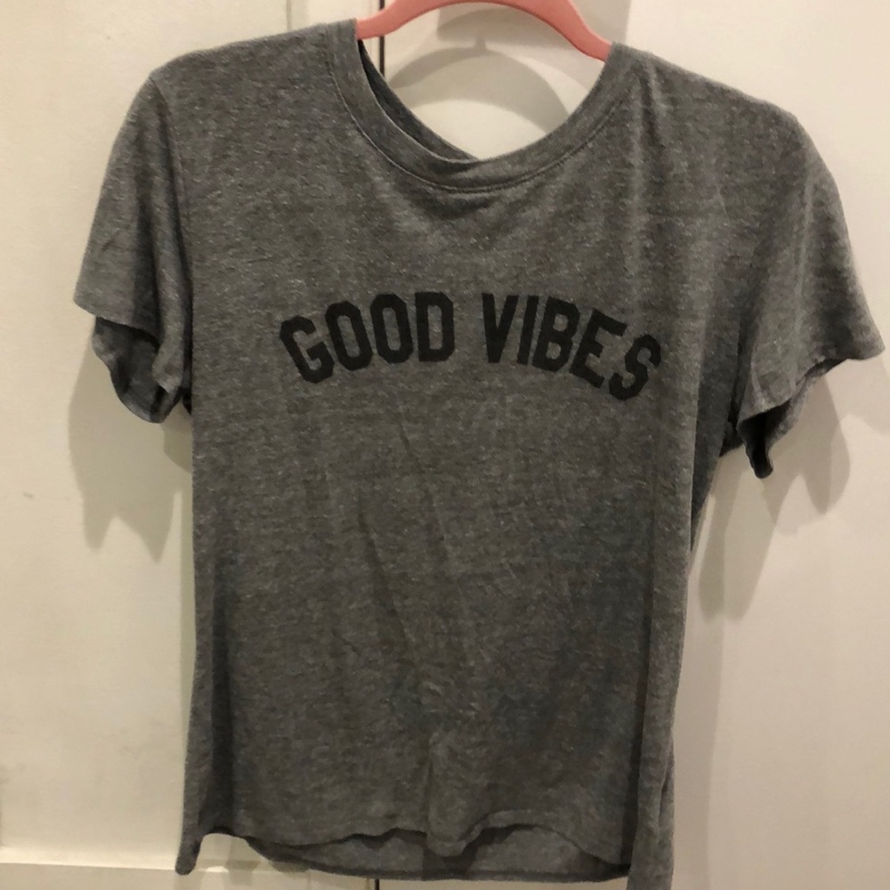 GOOD VIBES t-shirt